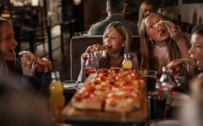 Barnkalas med bowling och pizza – en födelsedagsfest som blir en riktig strike!